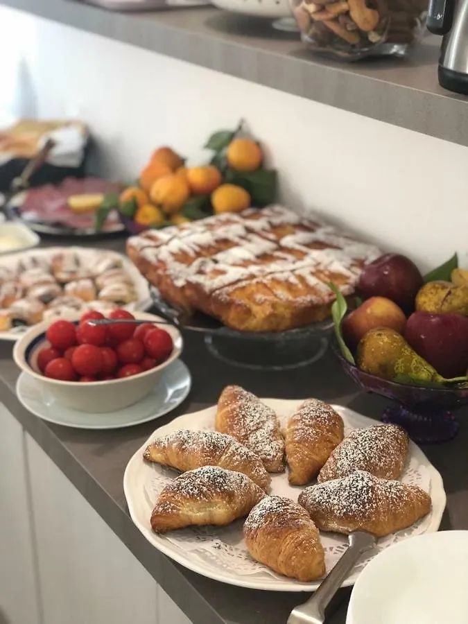 تاورمينا B&B Giulia 3*,  إيطاليا